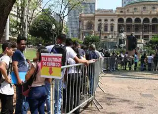 Desemprego cai para 11,2% em novembro, segundo IBGE