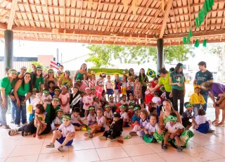 Desfile cívico das crianças da Creche Dr. Osmar de Ibirapuã encanta famílias e comunidade
