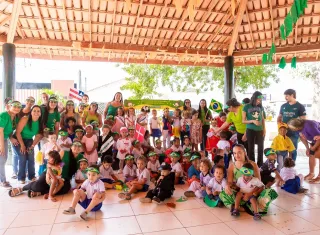Desfile cívico das crianças da Creche Dr. Osmar de Ibirapuã encanta famílias e comunidade