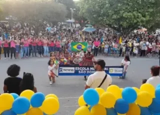 Desfile cívico marca o 61º aniversário de emancipação político-administrativa de Itamaraju