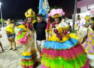 Desfile de blocos culturais encerram as comemoração dos 167 anos de fundação de Caravelas