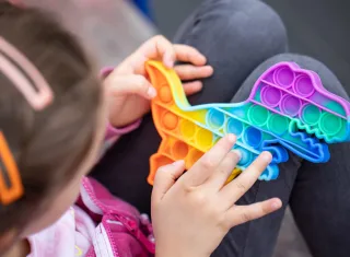 Desinformação sobre autismo cresce 15.000% e acende alerta no Dia do Orgulho Autista