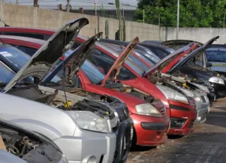 Detran da Bahia faz leilão de 354 veículos e sucatas com lances a partir de R＄ 200