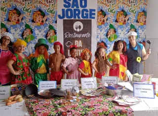 Dia do Livro Infantil: Escolas Municipais São Jorge e Áurea Nunes promovem o "Restaurante Literário"
