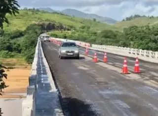 DNIT restringe circulação na ponte do Rio Jequitinhonha após descumprimento de normas