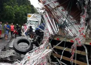 Dois caminhoneiros morrem em acidente na BR 415 próximo a Itabuna
