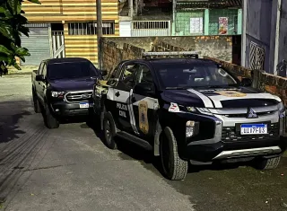 Dois diretores do Detran/BA e um sargento da Polícia Militar são presos pela Polícia Civil por falsificação de documentos de veículos