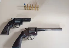 Dois homens são presos com armas de fogo em abordagem na BA-001, em Prado 