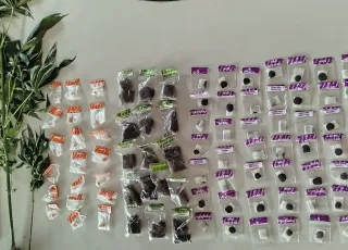 Dois homens são presos com haxixe, maconha e crack durante ação da PM em Posto da Mata