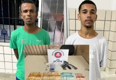 Irmãos são presos  com arma e droga em Caravelas