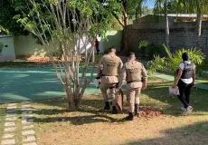 Dois policiais militares são presos por envolvimento em roubo na cidade de Lauro de Freitas