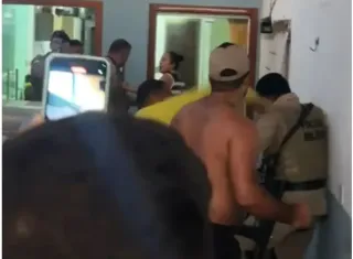 Dois policiais  são agredidos durante ação de combate a poluição sonora em Porto Seguro 