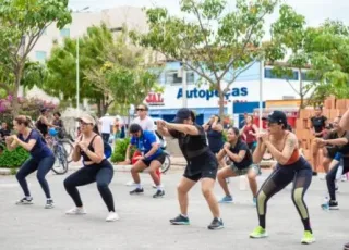 Domingo de lazer reúne centenas de famílias na Praça Padre Apparecido em Teixeira de Freitas