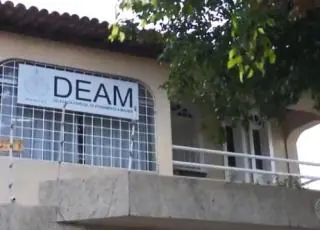 Dono de loja de celular é preso no interior da Bahia após chantagear mulher que deixou celular com 
