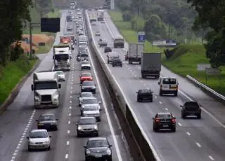 Donos de veículos com placas de finais 9 e 0 têm 5% de desconto no IPVA até o fim de julho
