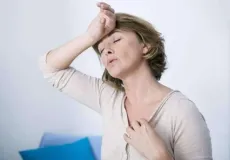 Dor, insônia e gordura: o que o climatério faz no corpo feminino  