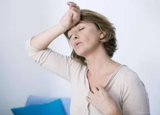 Dor, insônia e gordura: o que o climatério faz no corpo feminino  