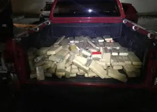 DRFR de Feira apreende 147 kg de maconha dentro de ônibus