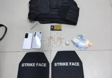 Dupla é presa com drogas, munições e coletes balísticos na BR-101 em Itabela