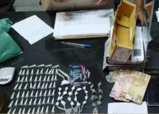 Dupla é presa com drogas por Policiais da 7ª CIPM; Um deles é fugitivo com Conjunto Penal de Eunápolis