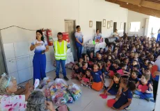 Educação: Alunos da Escola Humberto visitam Lar dos Idosos em Medeiros Neto