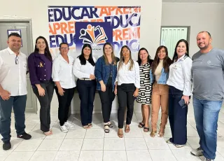 Educação de Medeiros Neto recebe visita técnica de servidores do município de Serra dos Aimorés (MG)