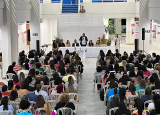 Educação de Teixeira de Freitas fortalece formação de professores para alfabetização