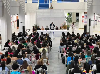 Educação de Teixeira de Freitas fortalece formação de professores para alfabetização