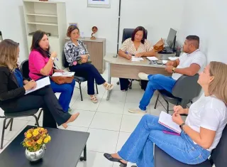 Educação de Teixeira de Freitas fortalece parceria com NTE 07 para aplicação do SABE e SAEB