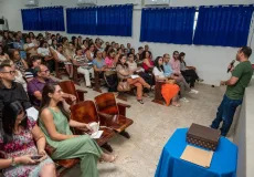 Educação de Teixeira de Freitas realiza encontro de gestores com foco na escuta ativa