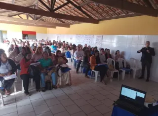 Educadores participam de oficina sobre Programação Neurolinguística para fortalecer comunicação e liderança nas escolas em Itabatã