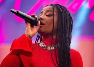 Eita! Ludmilla é levada ao hospital após passar mal em show