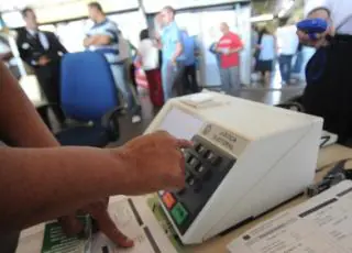 Eleitores de cinco municípios voltam às urnas neste domingo (7)