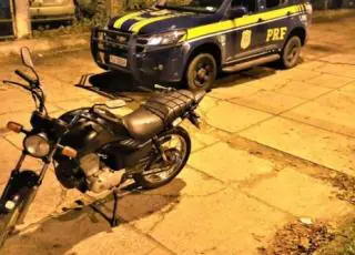 Em Eunápolis, PRF apreende motocicleta adulterada vendida irregularmente em site de compra e venda