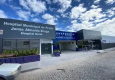 Em Prado, governador entrega equipamentos de saúde, desenvolvimento rural e infraestrutura