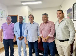 Em Salvador, prefeito Gilvan Produções solicita pavimentações e finaliza detalhes da nova rodoviária de Prado