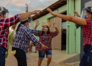 Emocionante: CRAS de Ibirapuã promove Arraia de porta em porta para Grupo da melhor idade