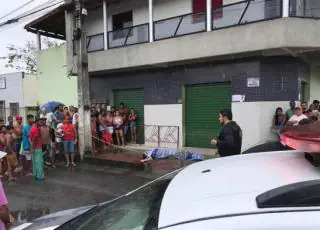 Empresário irmão de vereador e funcionária são mortos a tiros na porta do supermercado em Linhares