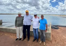 Empresário Lutz Viana visita Fazenda Porteira Azul, maior produtora de leite do Laticínios Davaca