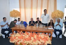 Encontro político organizado por Eujácio Dantas reforça união no extremo sul e destaca apoio ao senador Ângelo Coronel