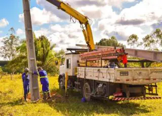 Energia elétrica está chegando para tirar do escuro moradores do município de Caravelas