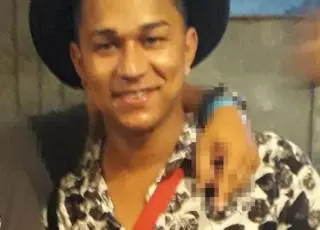 Enfermeiro do Hospital Municipal bate a moto em cavalo na BR 101 em Teixeira de Freitas, seu estado de saúde é grave