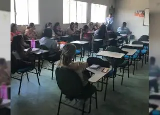 Enfermeiros da Atenção Básica de Teixeira de Freitas discutem práticas sobre aleitamento materno e “Método Canguru