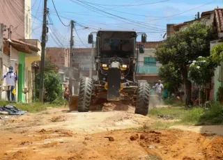 Entenda como o patrolamento ajuda na recuperação de ruas teixeirenses danificadas pelas chuvas