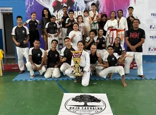 Equipe de Karatê de Caravelas conquista 1º lugar geral na Copa Extremo Sul