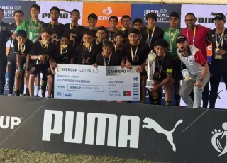 Equipes de Futebol Juvenil de Porto Seguro conquistam título internacional na IberCup 2025