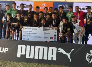 Equipes de Futebol Juvenil de Porto Seguro conquistam título internacional na IberCup 2025