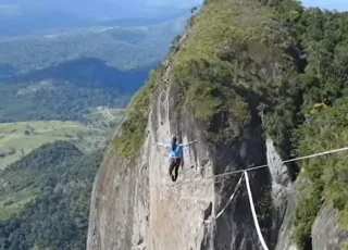 Escaladores quebram em Itamaraju recorde nordestino de Highline