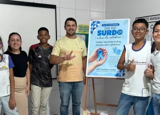 Escola de Teixeira de Freitas promove ação pelo Dia Nacional dos Surdos