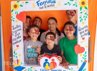 Escola Rachel de Queiroz reúne famílias em encontro de integração e diálogo em Teixeira de Freitas